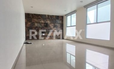 Casa en renta en condominio - (3)