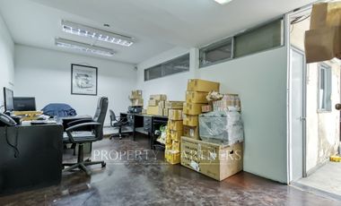 Venta de propiedad comercial en Plena Costanera