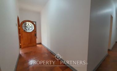 Gran casa en excelente sector de barrio Miraflores