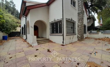 Gran casa en excelente sector de barrio Miraflores