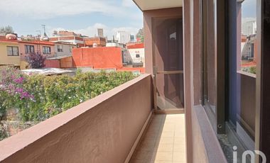 Edificio en venta con ubicación estratégica.