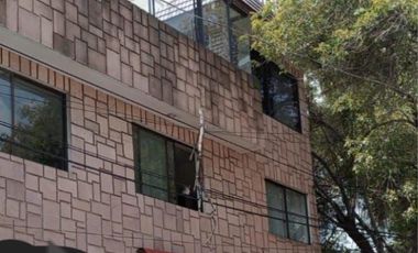 Edificio en venta con ubicación estratégica.