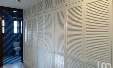 Edificio en venta con ubicación estratégica.