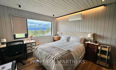 Hermosa casa con vista al lago en parcela a pasos del colegio Alemán