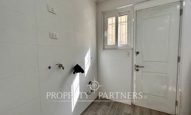 USO COMERCIAL - Luminosa y cálida propiedad remodelada
