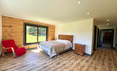 Hermosa y amplia casa en tranquilo condominio