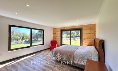 Hermosa y amplia casa en tranquilo condominio