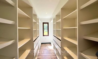 Hermosa y amplia casa en tranquilo condominio