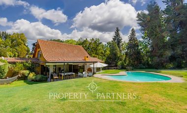 Hermosa Parcela en exclusivo Condominio las Tórtolas, Santa Rita, el mejor sector de Pirque ( Con derecho de canal)