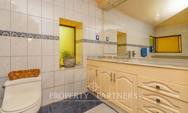 Hermosa Parcela en exclusivo Condominio las Tórtolas, Santa Rita, el mejor sector de Pirque ( Con derecho de canal)