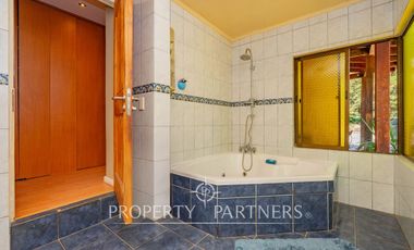 Hermosa Parcela en exclusivo Condominio las Tórtolas, Santa Rita, el mejor sector de Pirque ( Con derecho de canal)