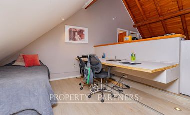 Hermosa Parcela en exclusivo Condominio las Tórtolas, Santa Rita, el mejor sector de Pirque ( Con derecho de canal)