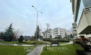 En venta, amplio y luminoso departamento, Cumbres del Sur.