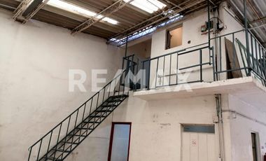 BODEGA COMERCIAL, EXCELENTE UBICACION - (3)