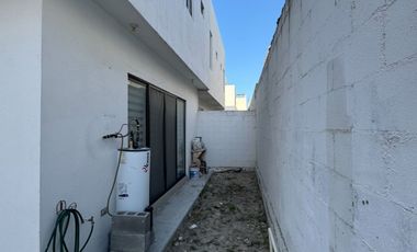 Casa en Venta con Terreno Incluido en Cerradas de Rinconada, Apodaca N.L.