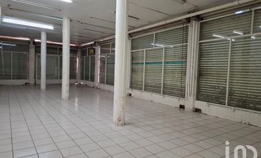 Local en Renta a una cuadra del metro Los Reyes