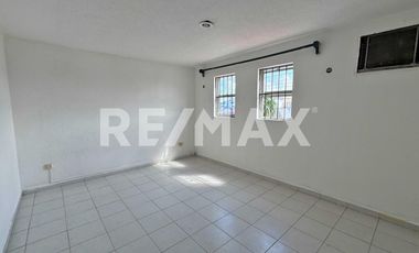 Comercio en av. la luna Cancún - (3)