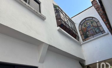 Se renta casa en Rio Ebro con uso de suelo comercial o habitacional