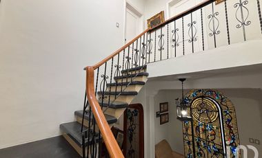 Se renta casa en Rio Ebro con uso de suelo comercial o habitacional