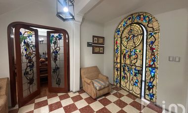 Se renta casa en Rio Ebro con uso de suelo comercial o habitacional