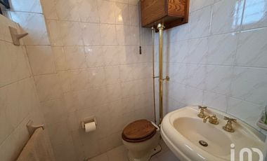 Se renta casa en Rio Ebro con uso de suelo comercial o habitacional