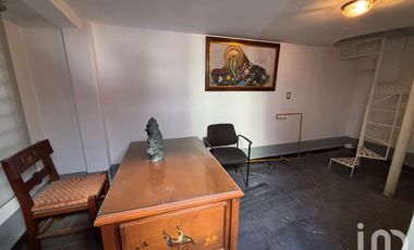 Se renta casa en Rio Ebro con uso de suelo comercial o habitacional