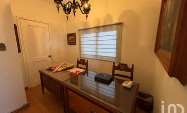 Se renta casa en Rio Ebro con uso de suelo comercial o habitacional