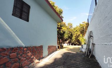 Casa en venta, amplio terreno con arboles frutales, zona centro en Puente de Ixtla Morelos.