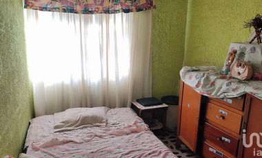 Casa en venta, amplio terreno con arboles frutales, zona centro en Puente de Ixtla Morelos.