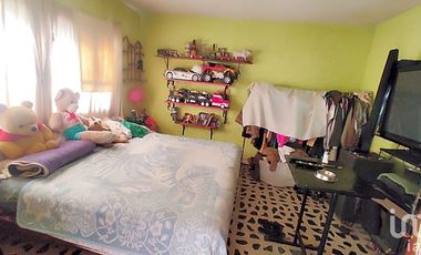 Casa en venta, amplio terreno con arboles frutales, zona centro en Puente de Ixtla Morelos.