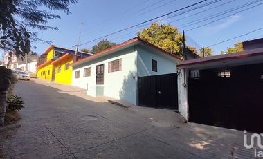 Casa en venta, amplio terreno con arboles frutales, zona centro en Puente de Ixtla Morelos.