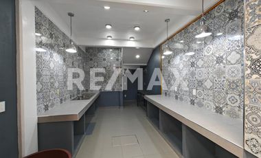 Venta de amplia propiedad para inversión. Salón de eventos y amplia alberca - (3)