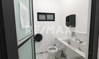 Venta de amplia propiedad para inversión. Salón de eventos y amplia alberca - (3)