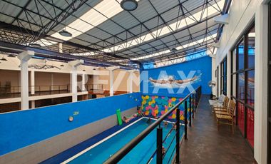 Venta de amplia propiedad para inversión. Salón de eventos y amplia alberca - (3)