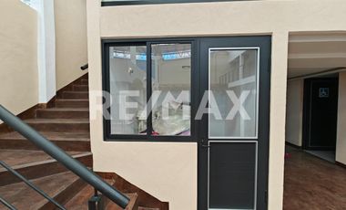 Venta de amplia propiedad para inversión. Salón de eventos y amplia alberca - (3)