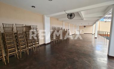 Venta de amplia propiedad para inversión. Salón de eventos y amplia alberca - (3)
