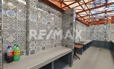 Venta de amplia propiedad para inversión. Salón de eventos y amplia alberca - (3)