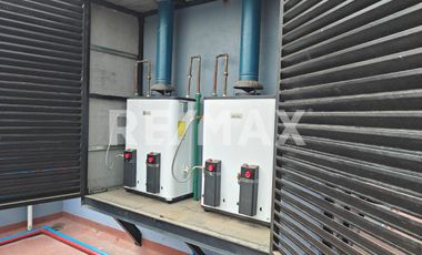 Venta de amplia propiedad para inversión. Salón de eventos y amplia alberca - (3)