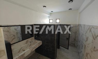 Venta de amplia propiedad para inversión. Salón de eventos y amplia alberca - (3)