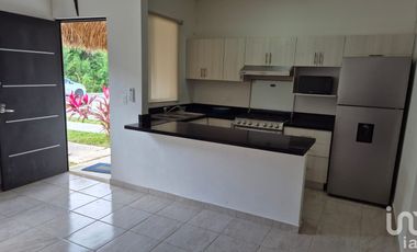 OPORTUNIDAD DE RENTA DE CASA EN RESIDENCIAL SELVA ESCONDIDA PTO. MORELOS