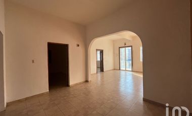 Casa en renta para área comercial en el centro de San Andrés Tuxtla, Veracruz
