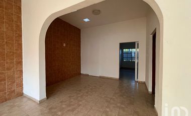 Casa en renta para área comercial en el centro de San Andrés Tuxtla, Veracruz