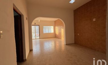 Casa en renta para área comercial en el centro de San Andrés Tuxtla, Veracruz