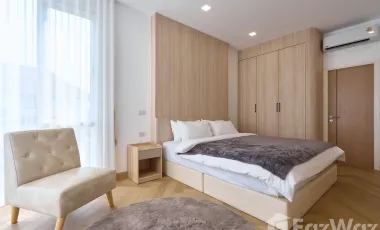 Modern Luxury spacious design, private pool with waterfall