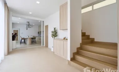 Modern Luxury spacious design, private pool with waterfall