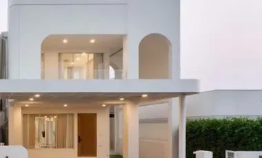 Modern Luxury spacious design, private pool with waterfall