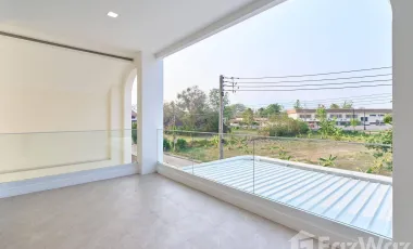 Modern Luxury spacious design, private pool with waterfall
