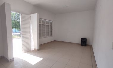 Casa en Venta con Local Comercial en El Chamizal, Pedro Escobedo, Querétaro.