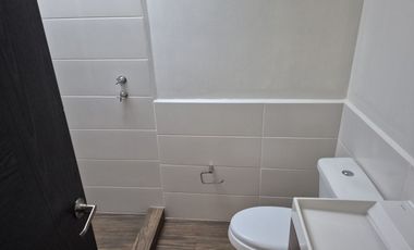 SOLO 1 A ESTE PRECIO QUE NO TE LA GANEN, MODERNA CASA EN COTO TERRALTA.