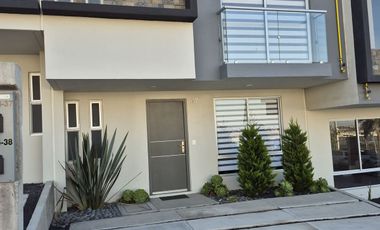 SOLO 1 A ESTE PRECIO QUE NO TE LA GANEN, MODERNA CASA EN COTO TERRALTA.